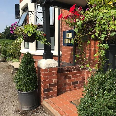 Rowton Poplars Hotel 체스터 외부 사진