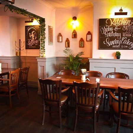 Rowton Poplars Hotel 체스터 외부 사진
