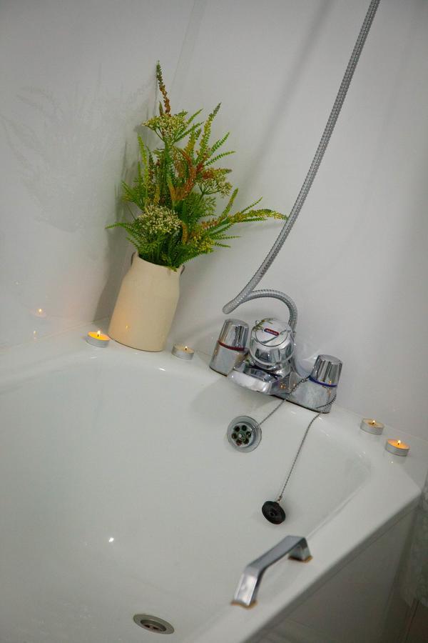 Rowton Poplars Hotel 체스터 외부 사진